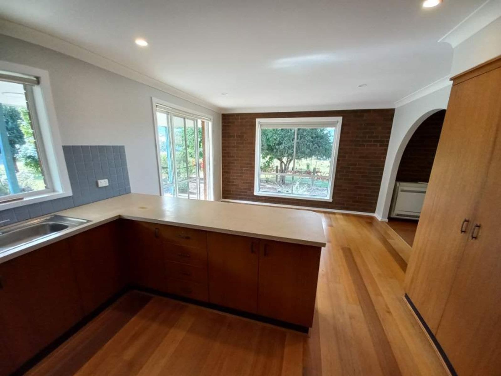 92 Day Avenue, Omeo VIC 3898, Omeo - Thumbnail 2