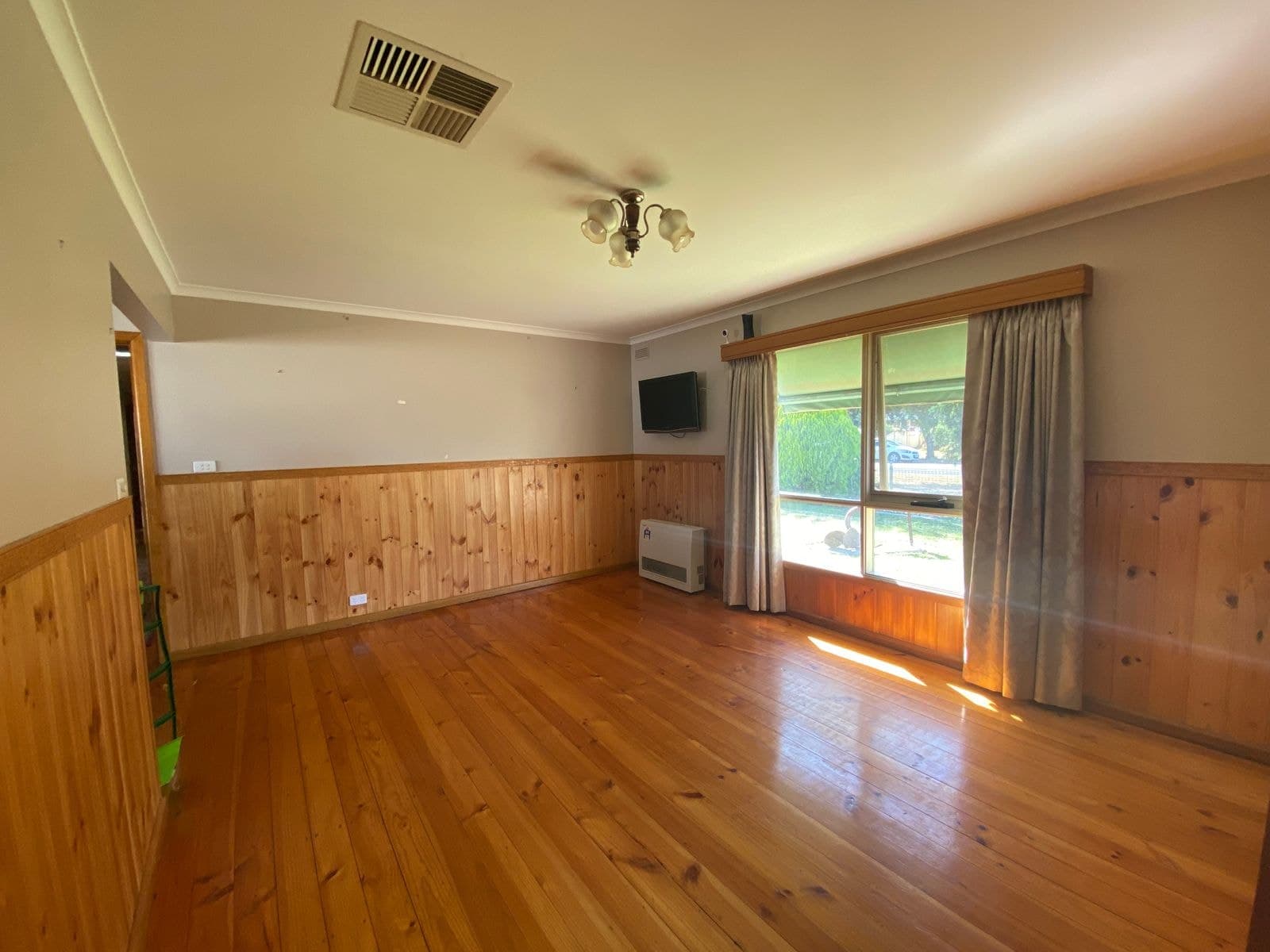 35 Powlett Street, Carisbrook VIC 3464, Carisbrook - Thumbnail 6