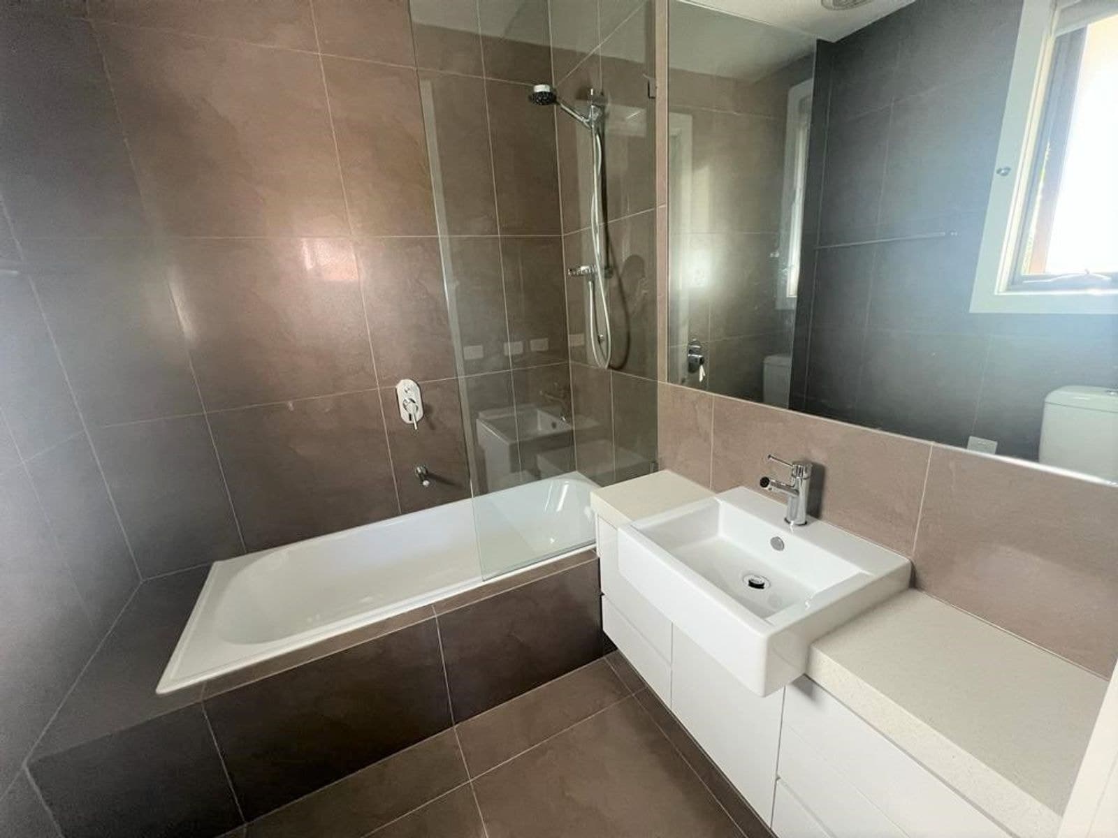 2/17 Binalong Avenue, Chadstone VIC 3148, Chadstone - Thumbnail 7