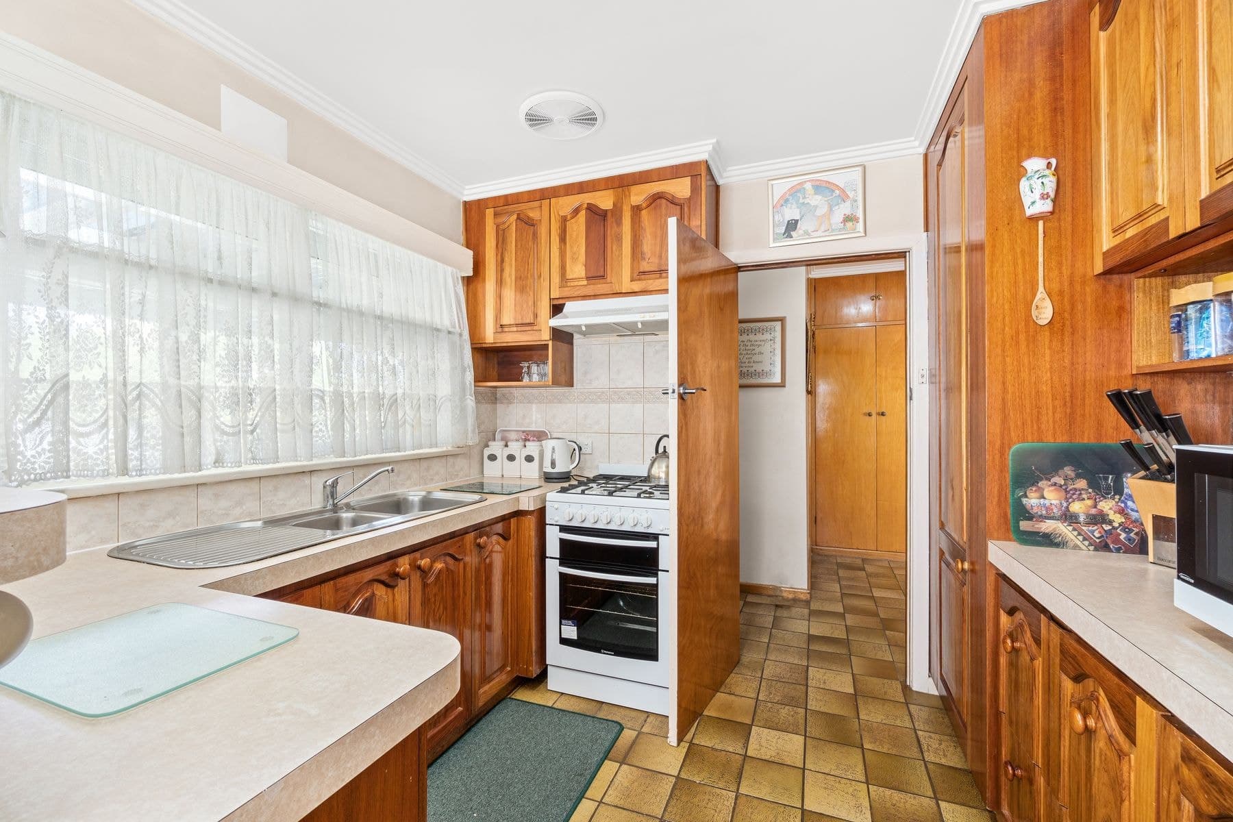 8 Kosciuszko Street, Traralgon VIC 3844, Traralgon - Thumbnail 2