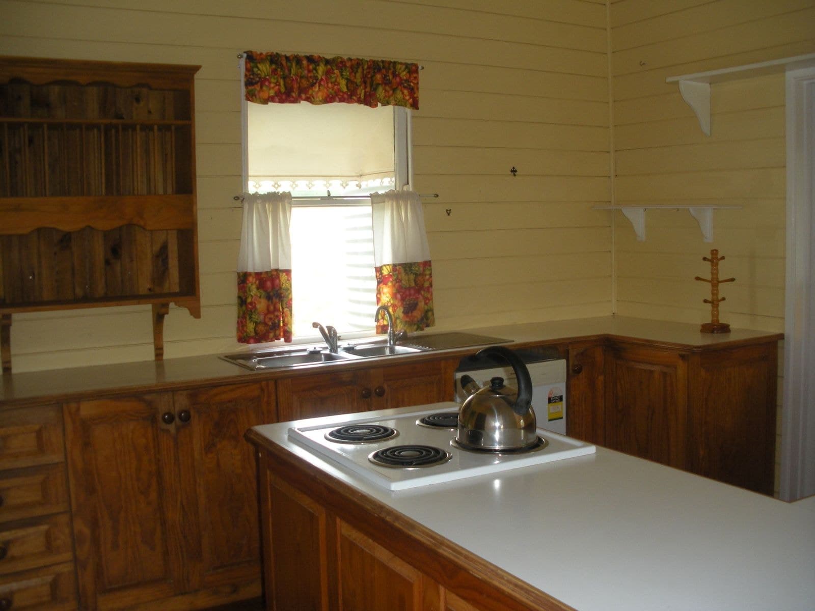 12 Queen Street, Childers QLD 4660, Childers - Thumbnail 2