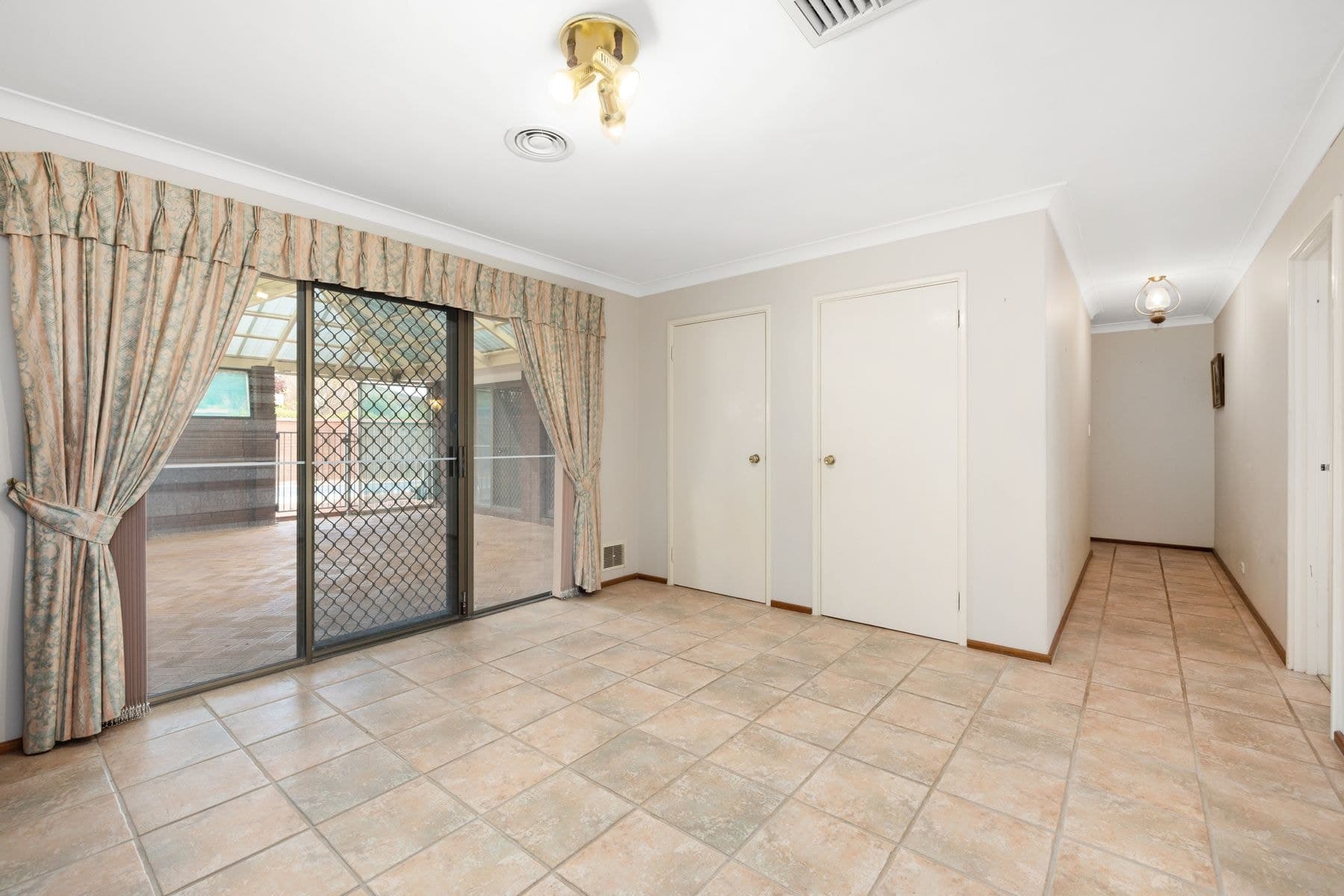 4 Pearson Crescent, Bull Creek WA 6149, Bull Creek - Thumbnail 7