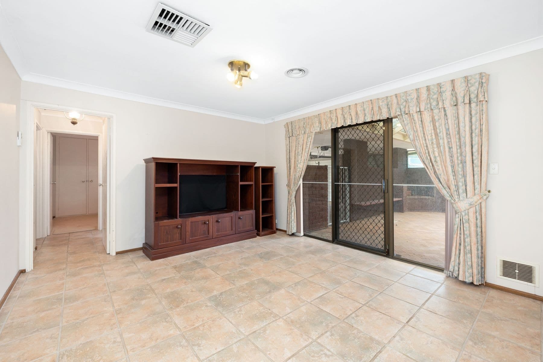 4 Pearson Crescent, Bull Creek WA 6149, Bull Creek - Thumbnail 8