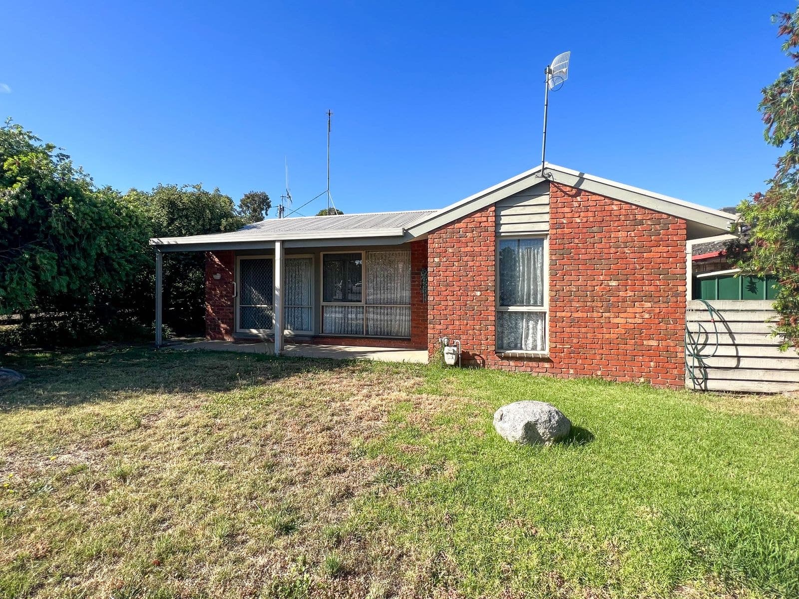 1/100 Edwards Road, Strathdale VIC 3550, Strathdale - Thumbnail 2
