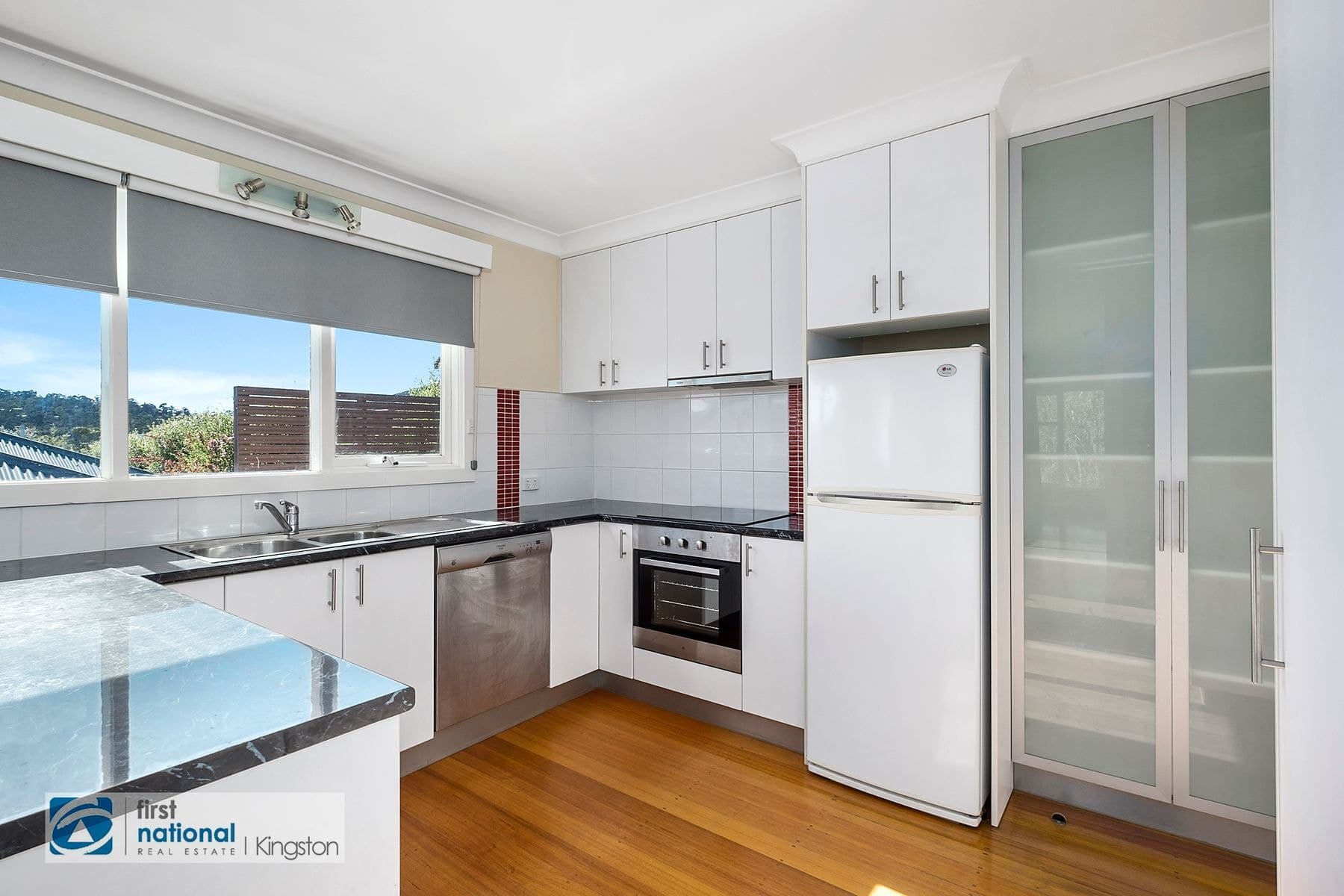 1/32 Hutchins Street, Kingston TAS 7050, Kingston Beach - Thumbnail 2