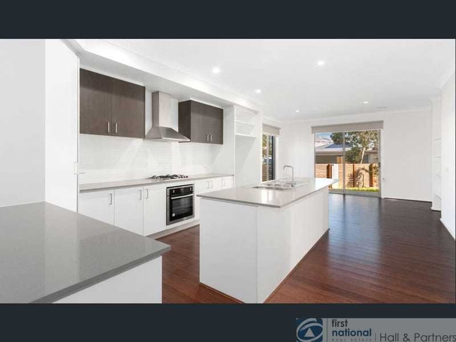 107 Moondara Drive, Berwick VIC 3806, Berwick - Thumbnail 2