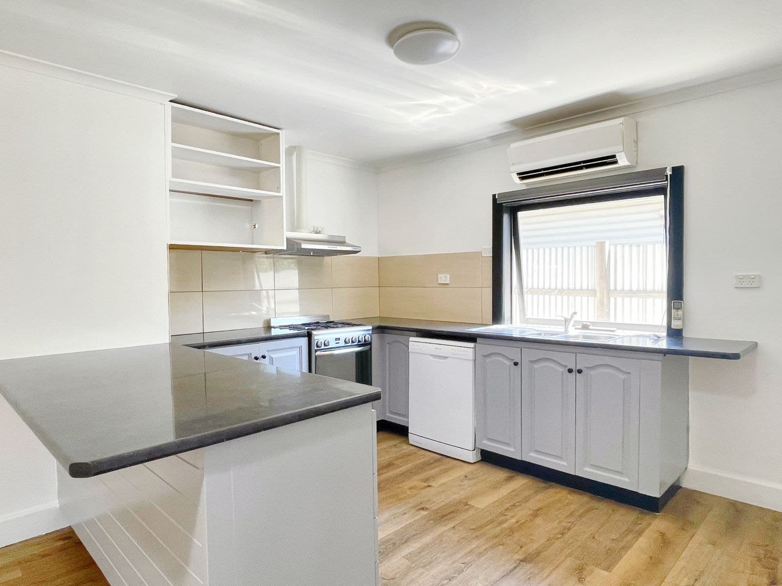 15 Broadford Court, Traralgon VIC 3844, Traralgon - Thumbnail 3