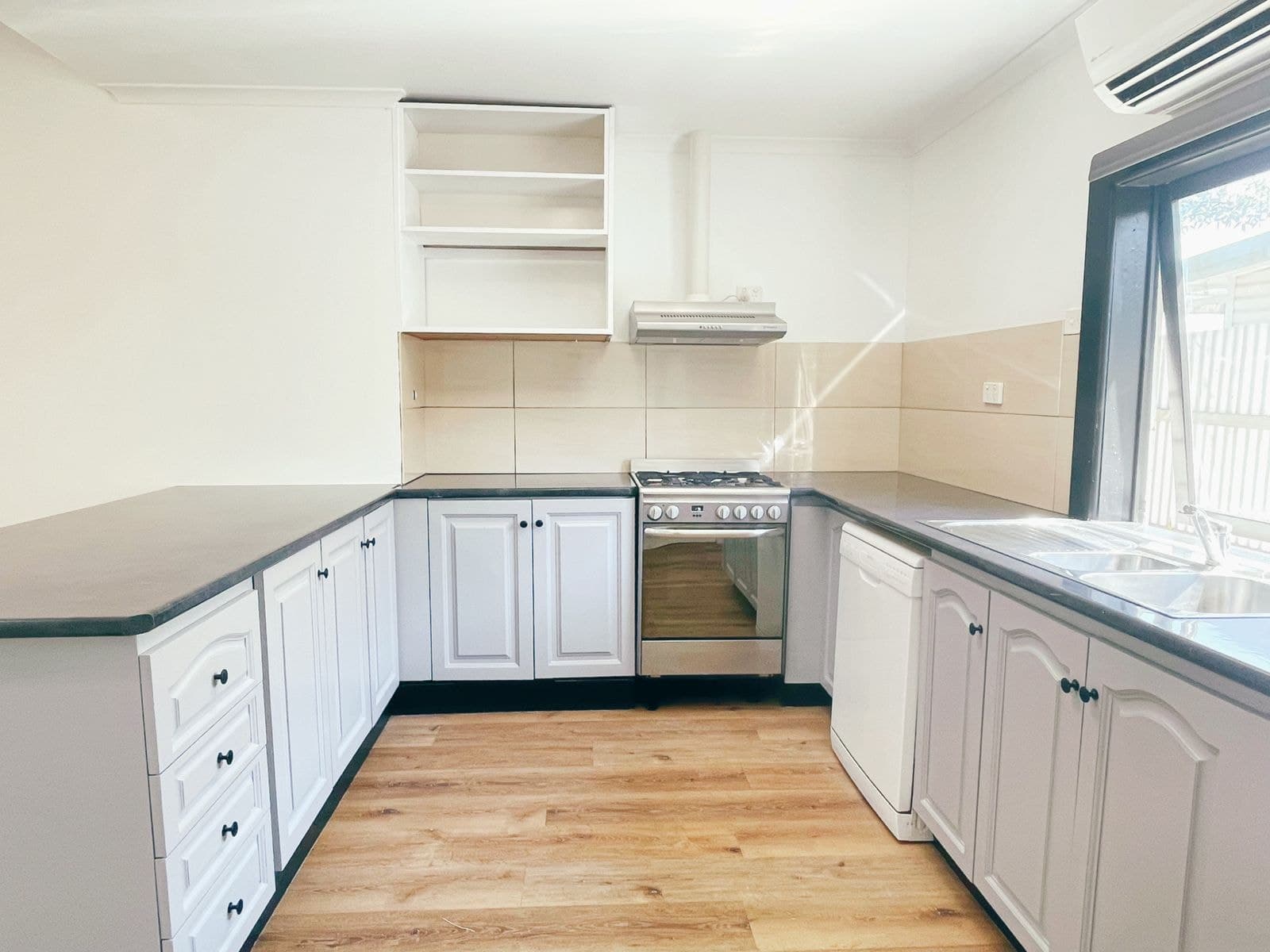 15 Broadford Court, Traralgon VIC 3844, Traralgon - Thumbnail 4