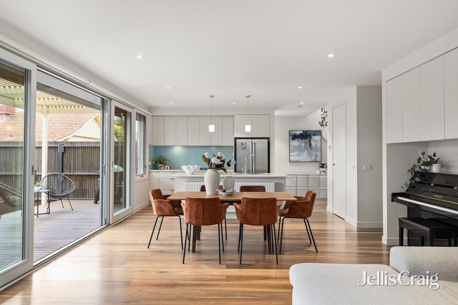 2/37 Barton Street, Surrey Hills, Surrey Hills - Thumbnail 3