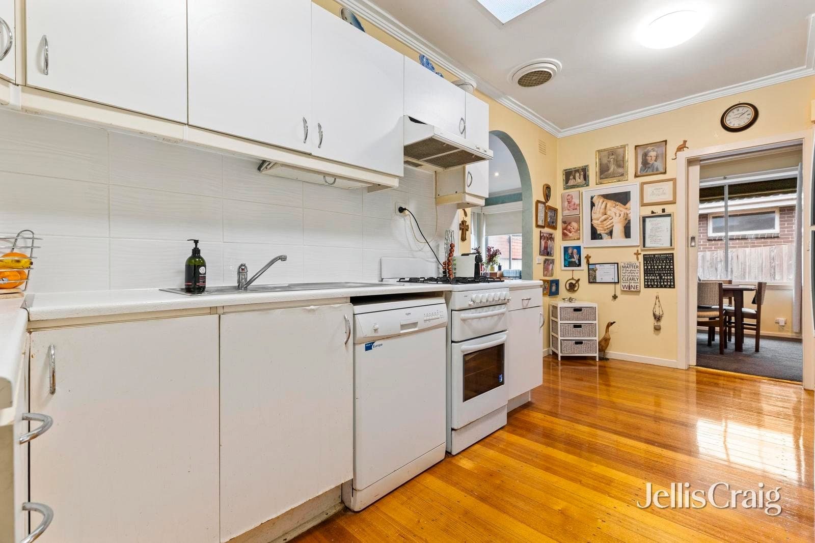 49 Therese Avenue, Mount Waverley, Mount Waverley - Thumbnail 8
