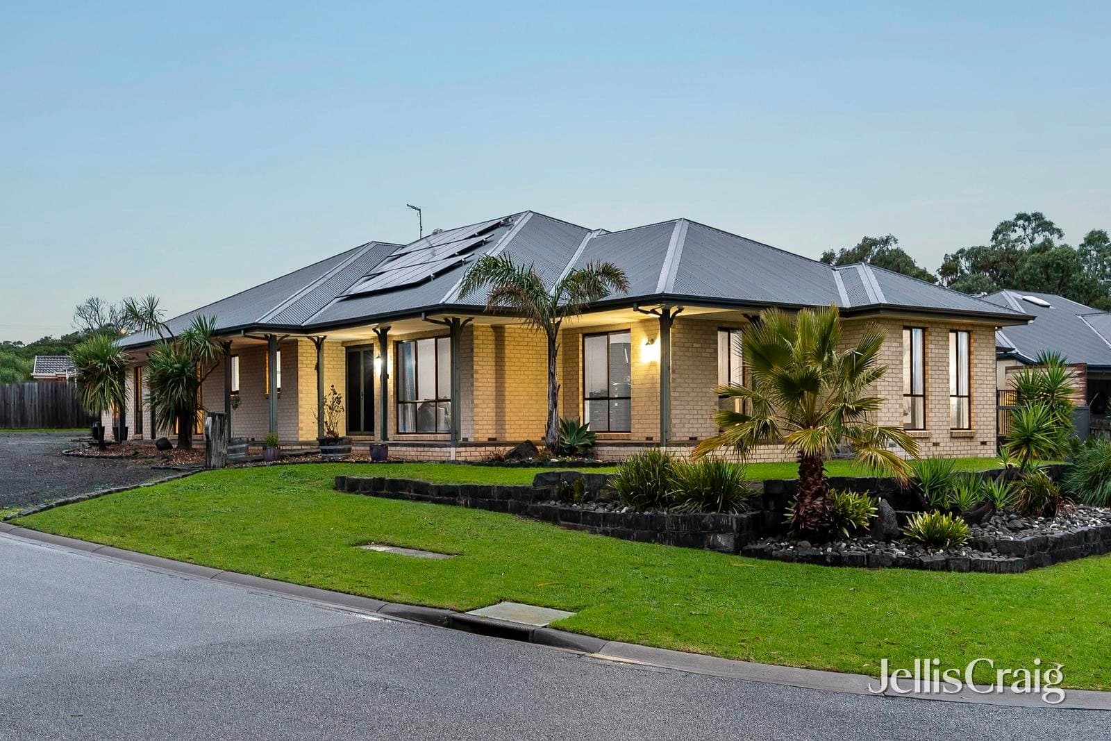 1 Antony Drive, Mornington, Mornington - Thumbnail 2
