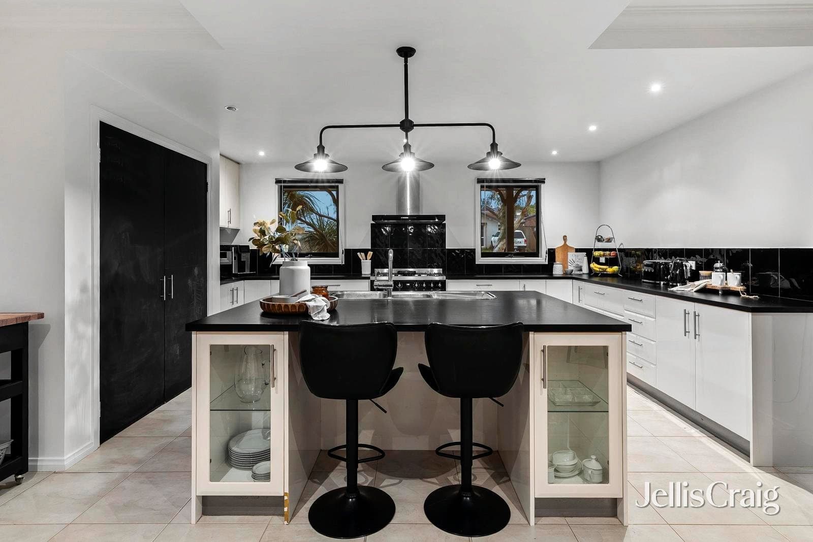 1 Antony Drive, Mornington, Mornington - Thumbnail 5