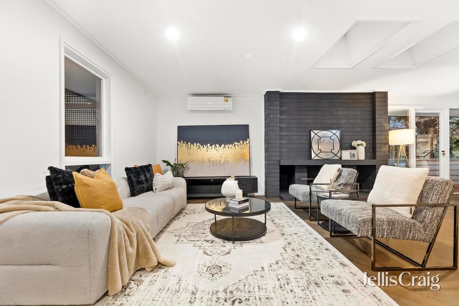 28 Falconer Street, Glen Waverley, Glen Waverley - Thumbnail 3