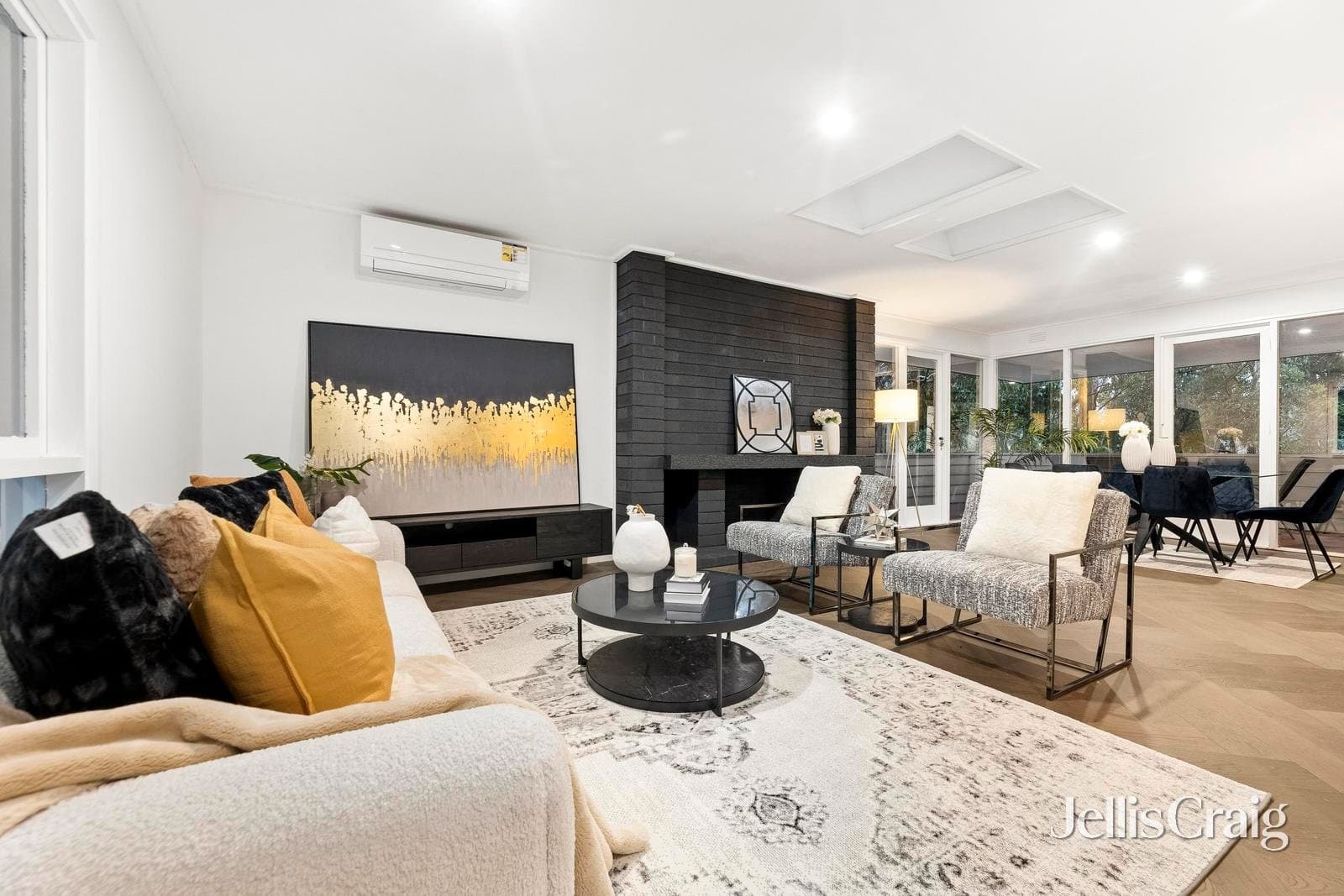 28 Falconer Street, Glen Waverley, Glen Waverley - Thumbnail 4