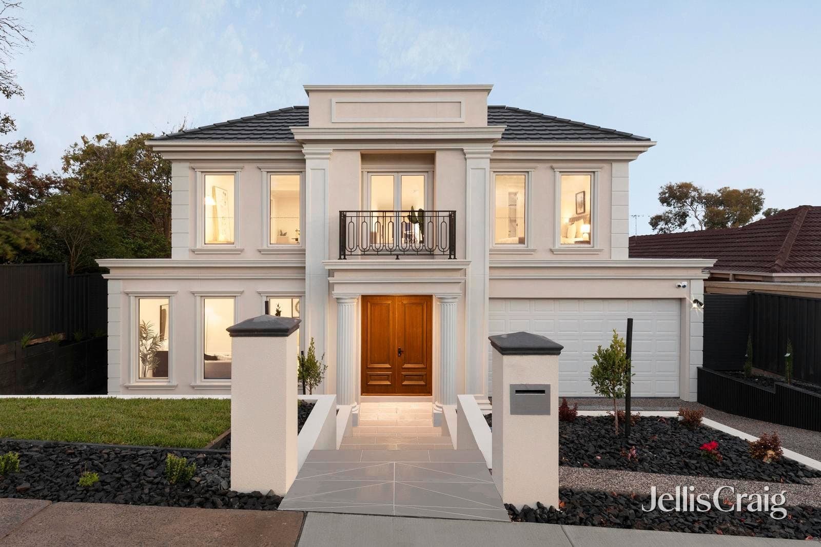 22 Marianne Way, Mount Waverley, Mount Waverley - Thumbnail 2