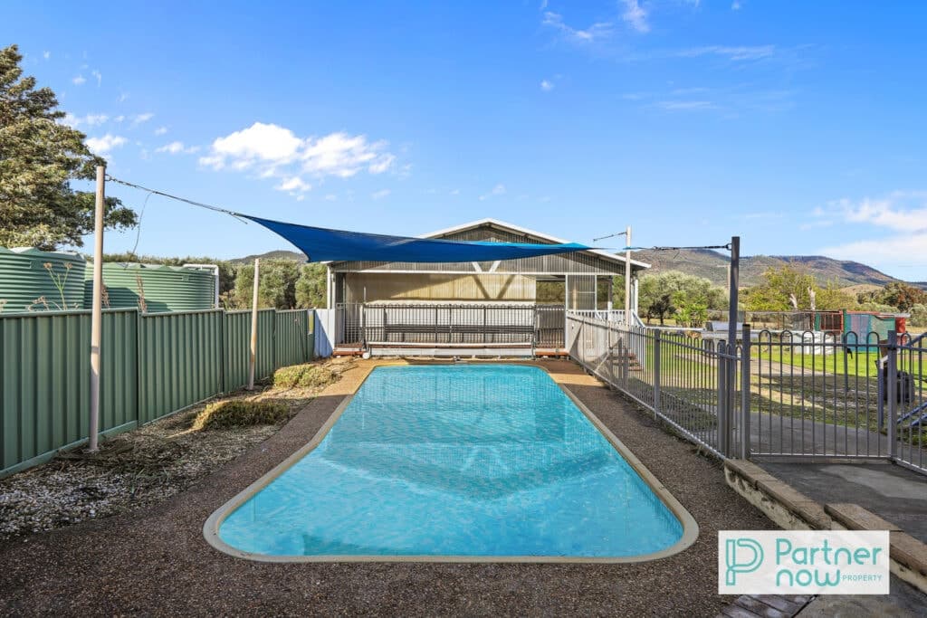 1498 New England Highway, Kootingal - Thumbnail 2