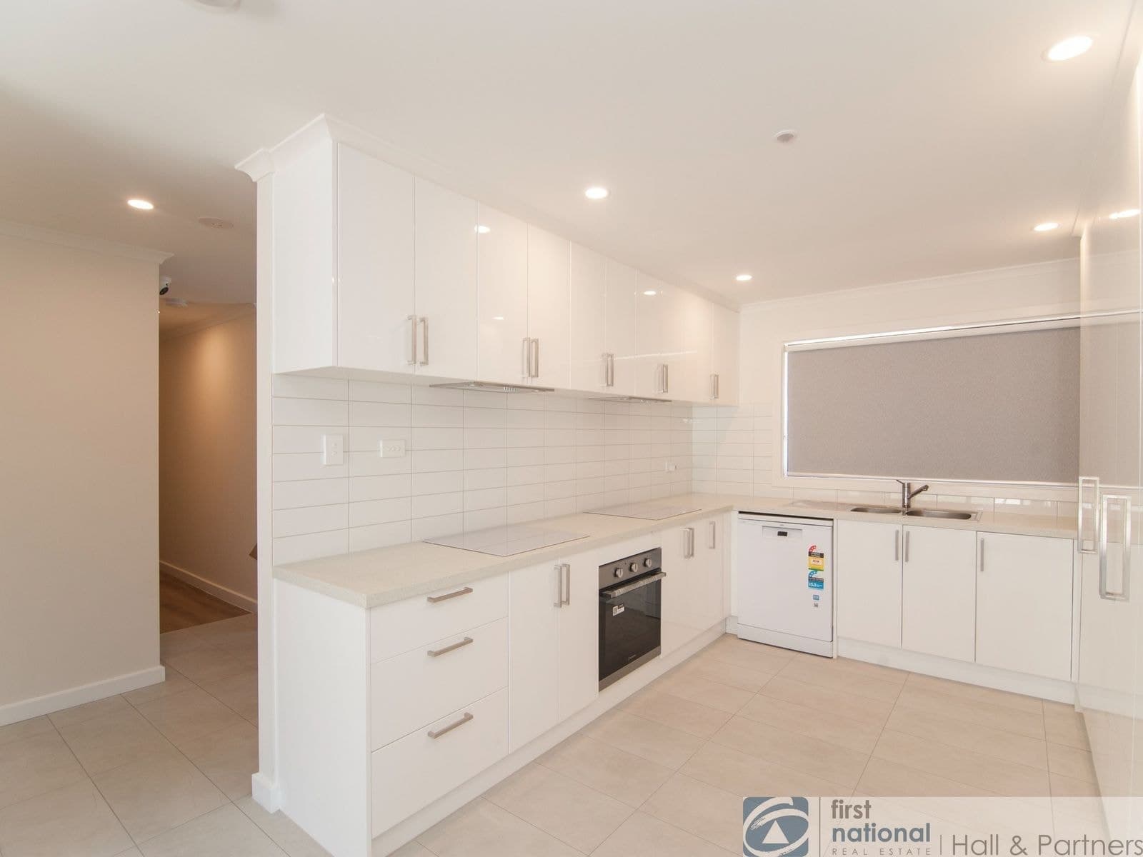 8 Canterbury Street, Cranbourne VIC 3977, Cranbourne - Thumbnail 2