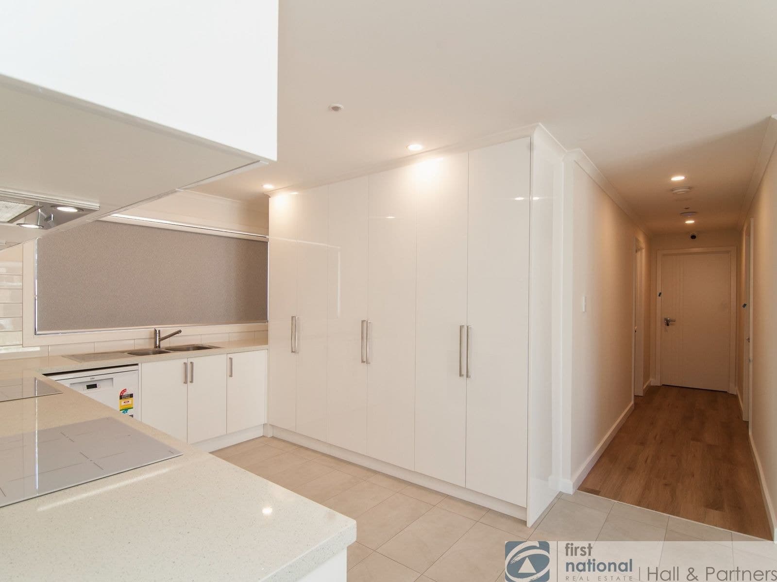 8 Canterbury Street, Cranbourne VIC 3977, Cranbourne - Thumbnail 3