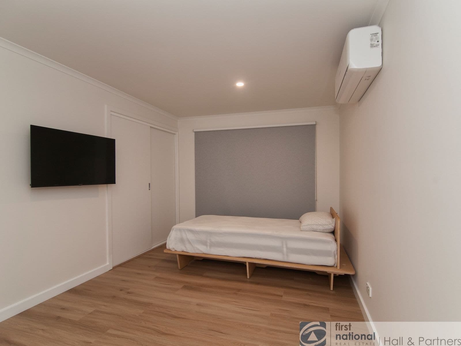 8 Canterbury Street, Cranbourne VIC 3977, Cranbourne - Thumbnail 5