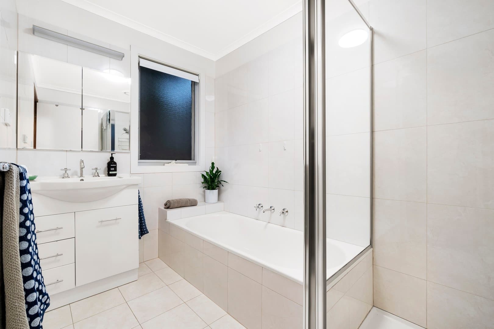 14 Coolabah Drive, Eltham, VIC 3095, Eltham - Thumbnail 3