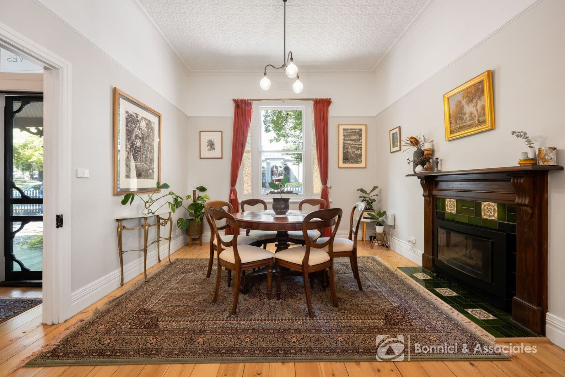 21 Loch Street, Beechworth VIC 3747, Beechworth - Thumbnail 2