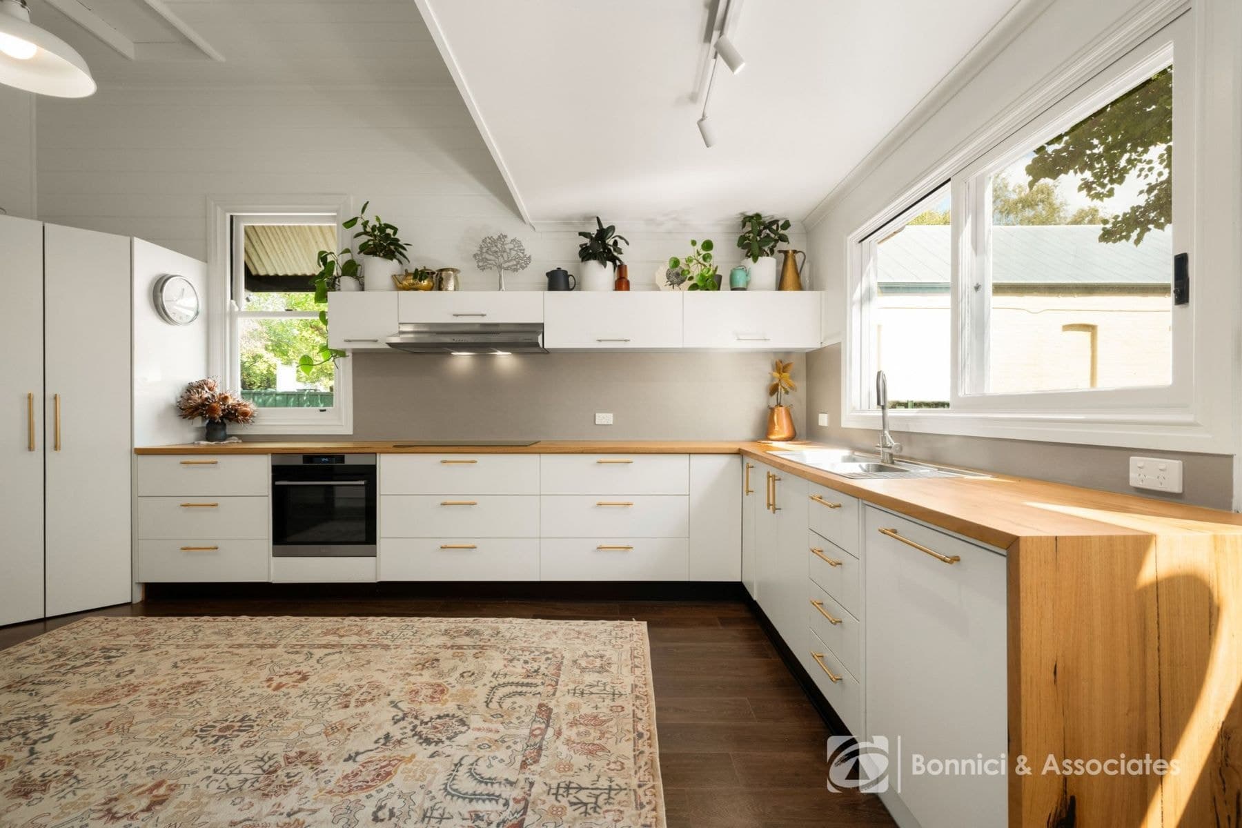 21 Loch Street, Beechworth VIC 3747, Beechworth - Thumbnail 5