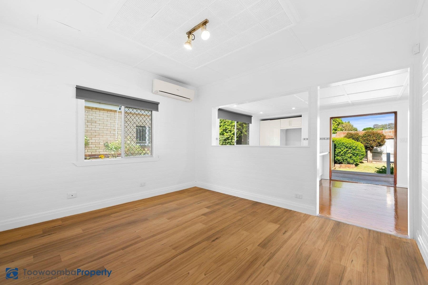 126 Stuart Street, Mount Lofty QLD 4350, Mount Lofty - Thumbnail 4