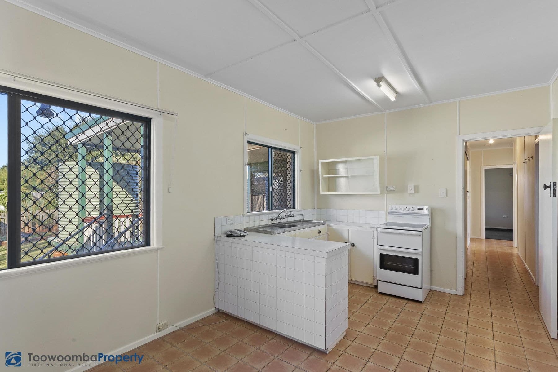 18 Hennessy Street, Harristown QLD 4350, Harristown - Thumbnail 2