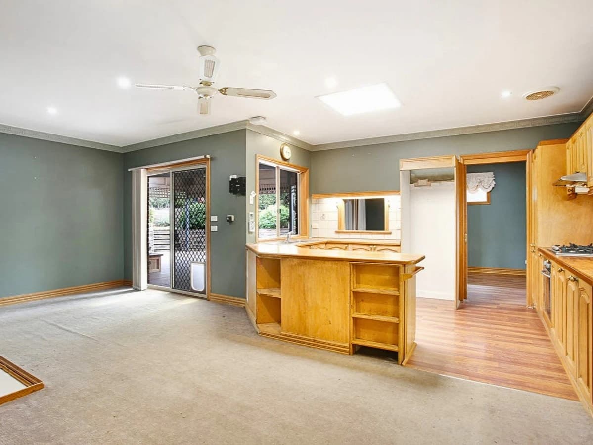 11 Diane Court, Somerville - Thumbnail 2