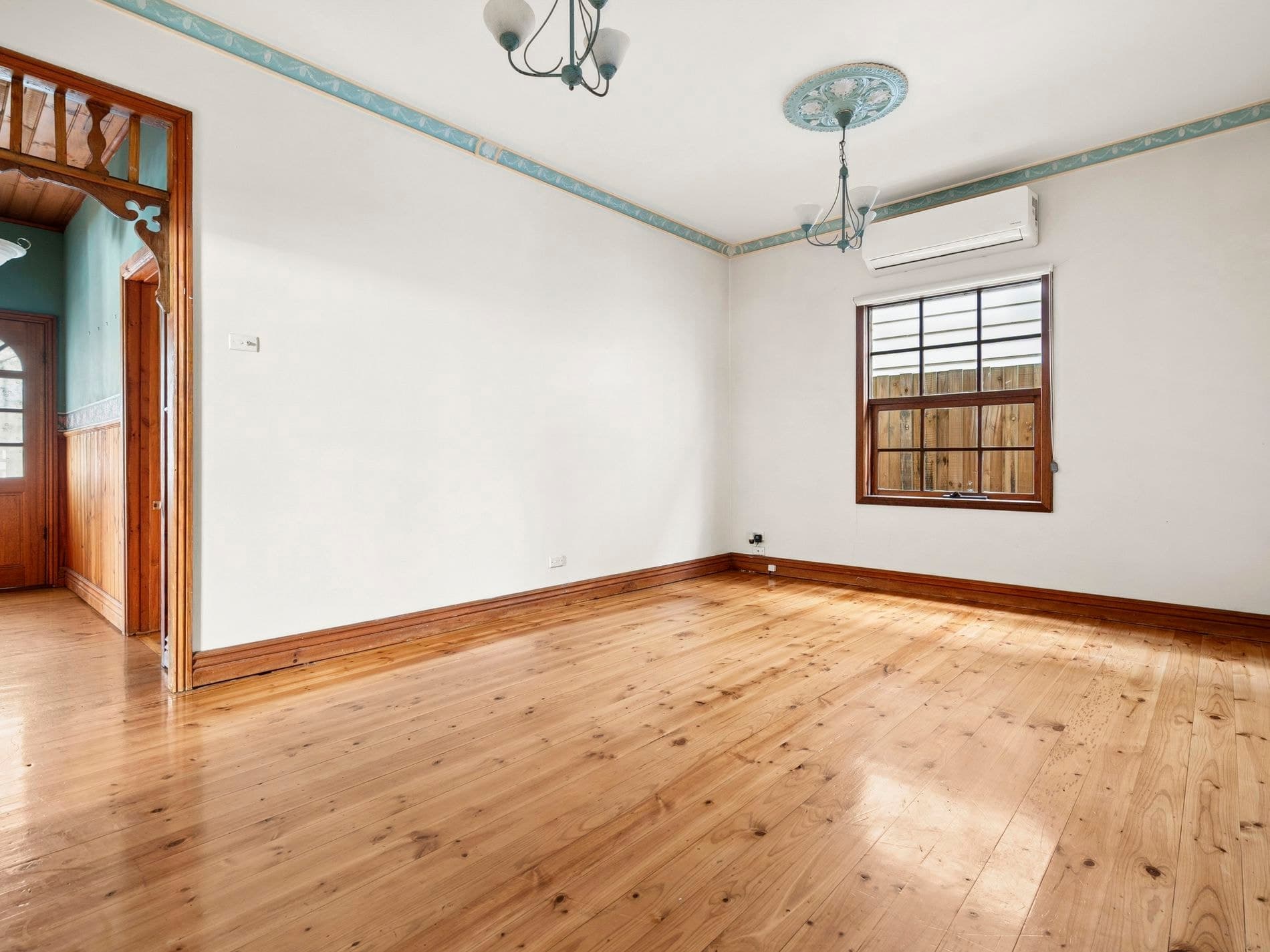 9 Loch Street, East Geelong - Thumbnail 4