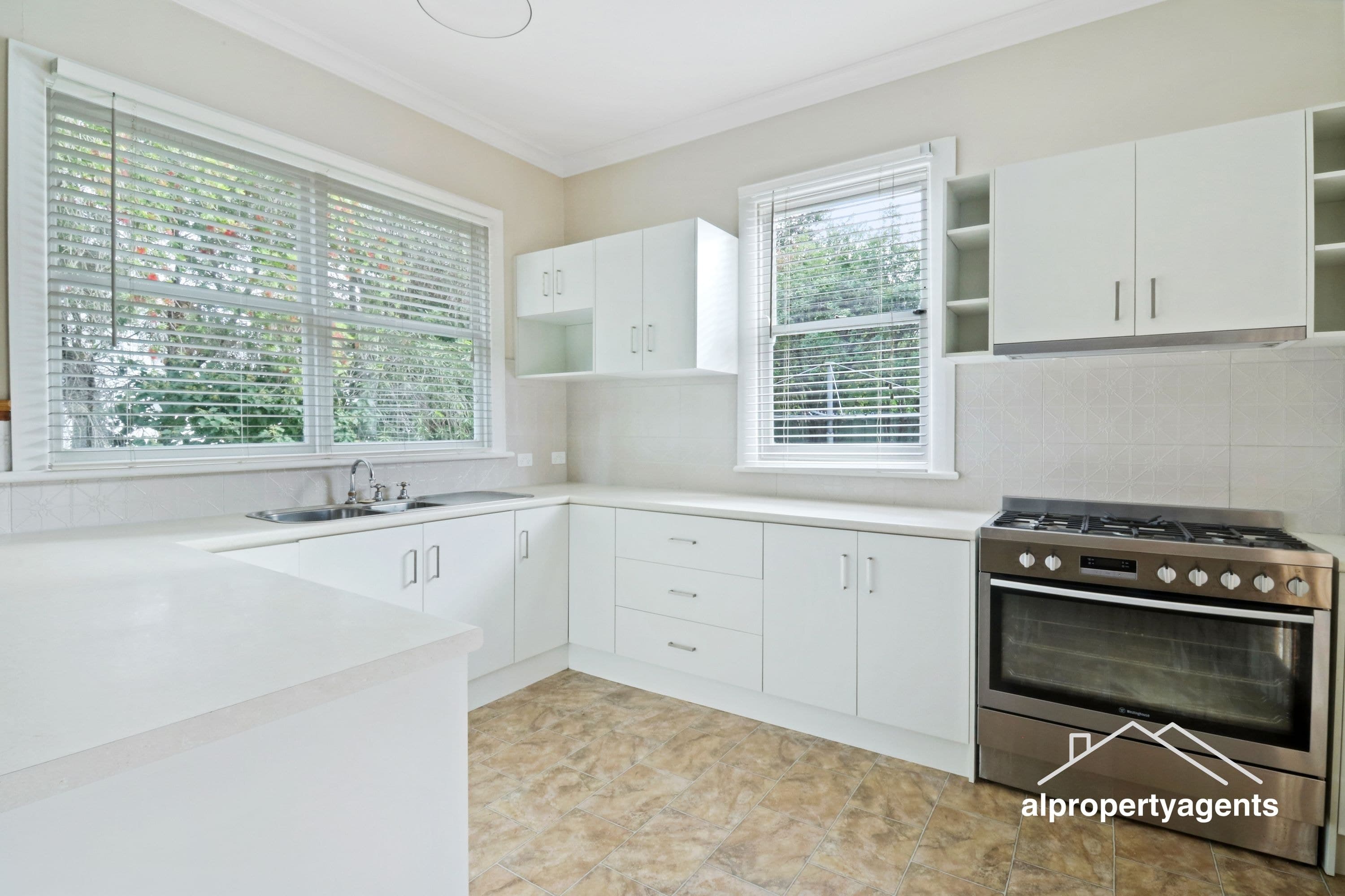 15 Harriett Street, Horsham VIC 3400, Horsham - Thumbnail 3