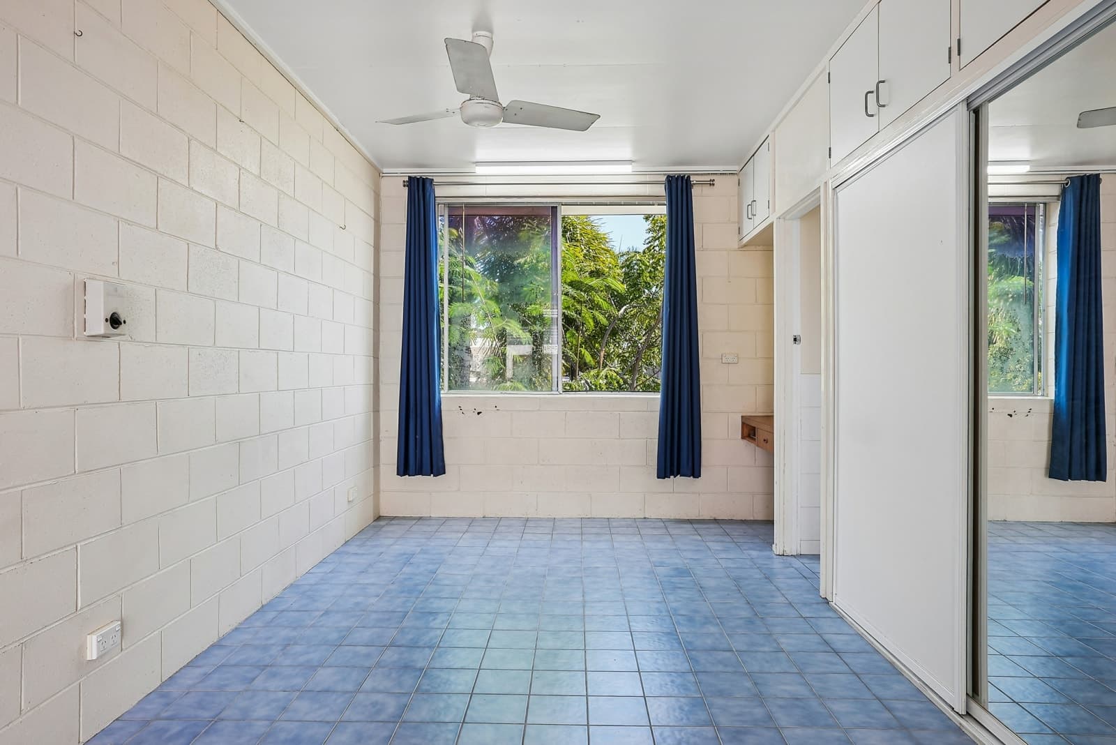 4/76 Cook Street, NORTH WARD, North Ward - Thumbnail 4