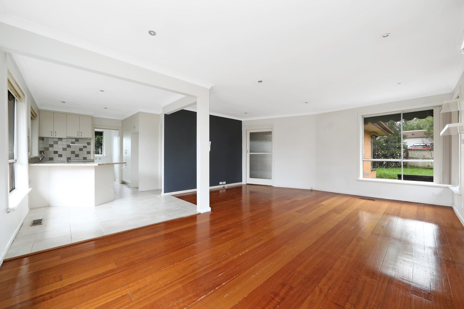 8 Vivienne Avenue, Boronia, VIC 3155, Boronia - Thumbnail 2