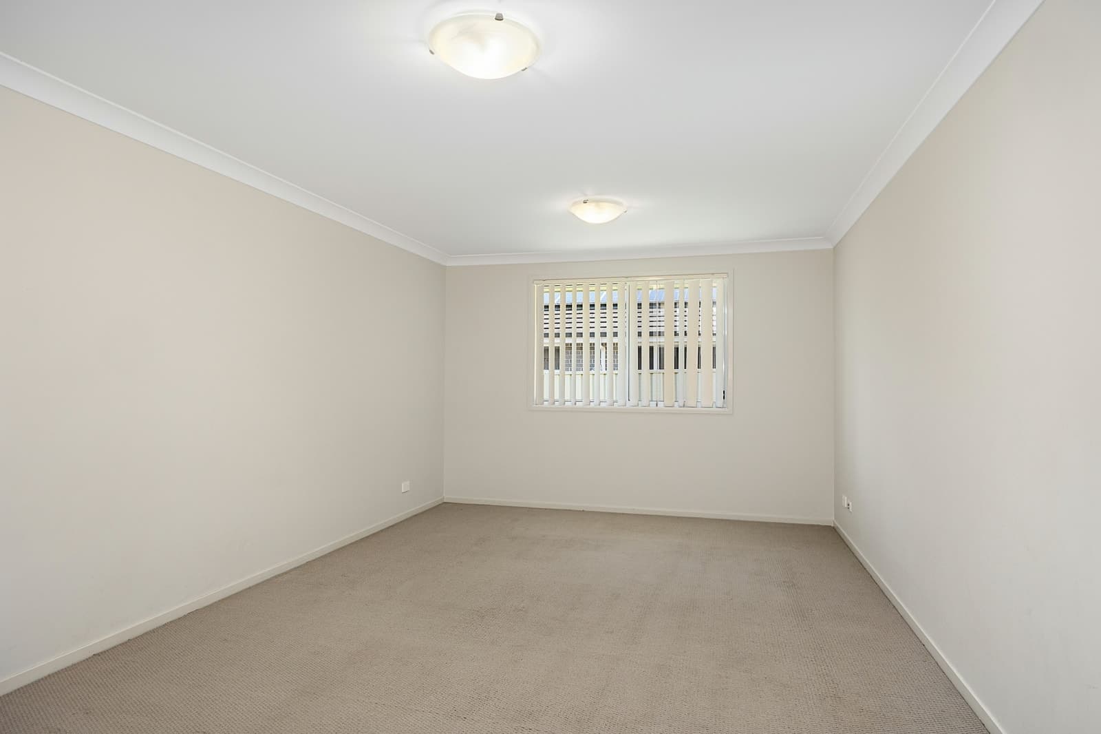 28 Grasstree Avenue, WOONGARRAH, Woongarrah - Thumbnail 3