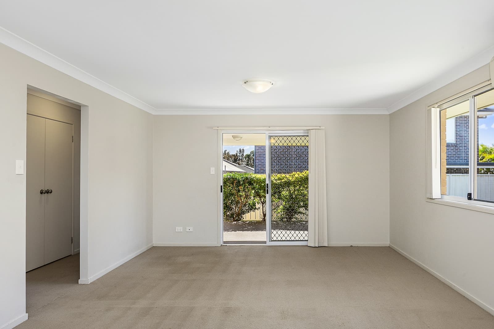 28 Grasstree Avenue, WOONGARRAH, Woongarrah - Thumbnail 4