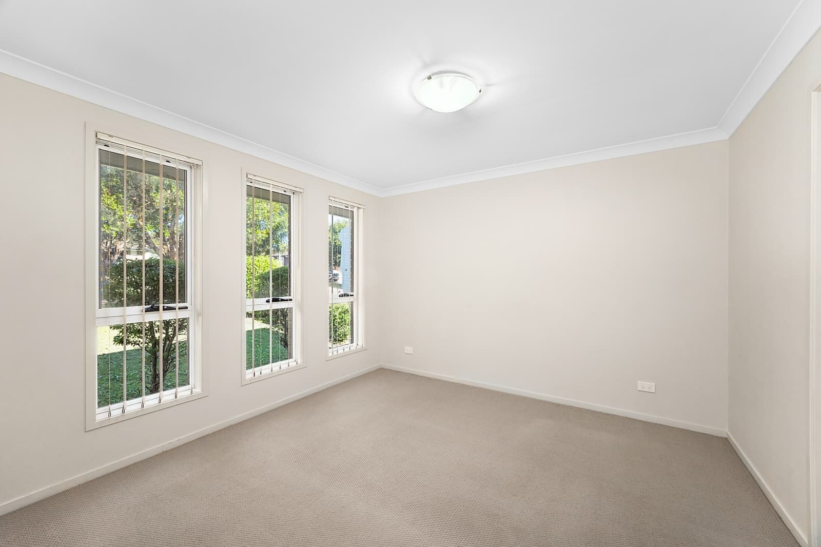 28 Grasstree Avenue, WOONGARRAH, Woongarrah - Thumbnail 5