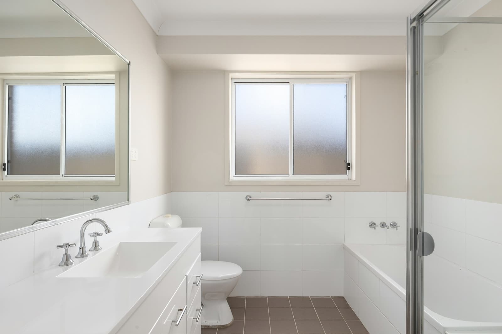28 Grasstree Avenue, WOONGARRAH, Woongarrah - Thumbnail 6
