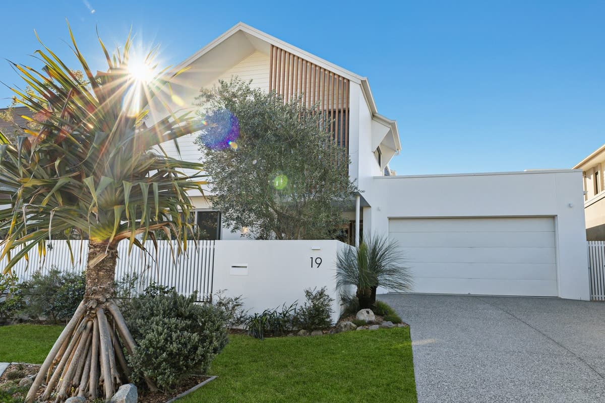 19 Offshore Street, Bokarina - Image 1