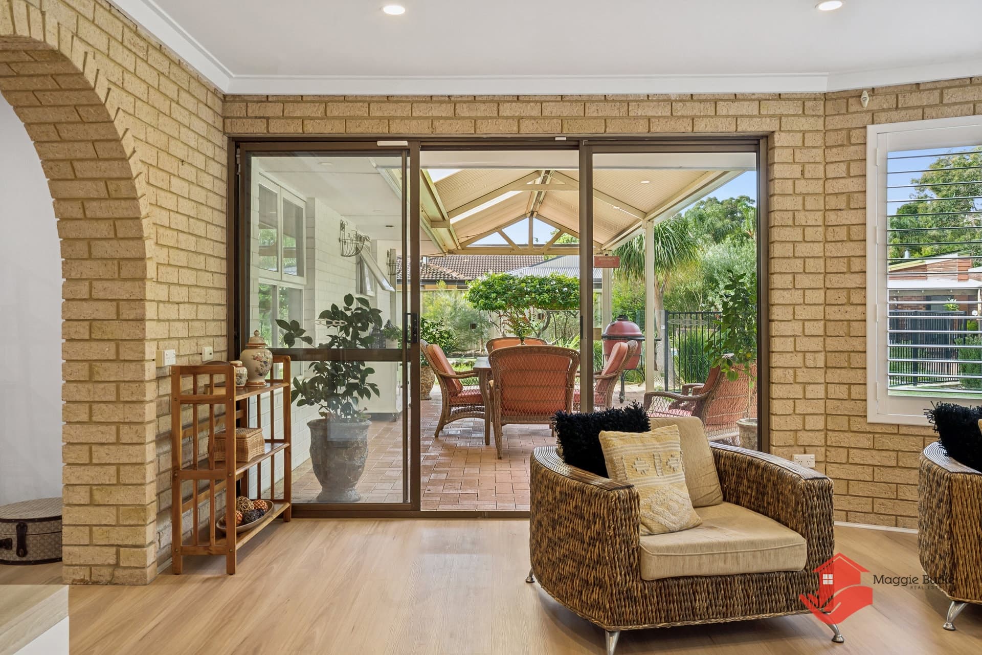18 Mills Road West Road, Martin - Thumbnail 2