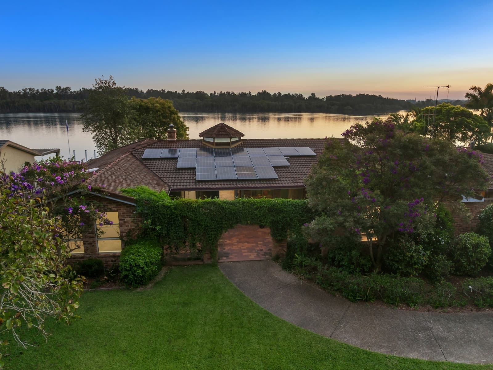 51 Riverside Drive, RIVERSIDE, Riverside - Image 1