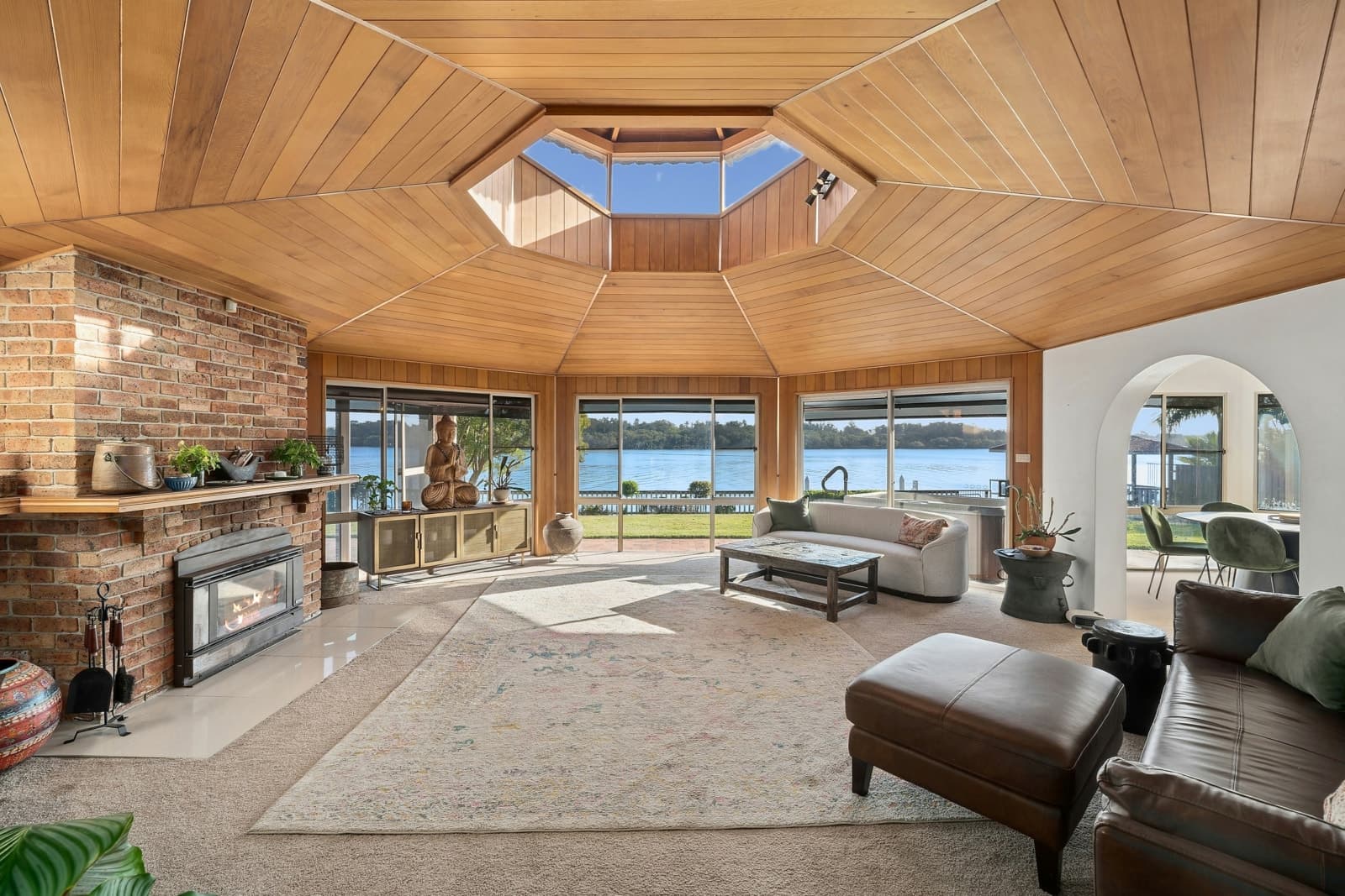 51 Riverside Drive, RIVERSIDE, Riverside - Thumbnail 4