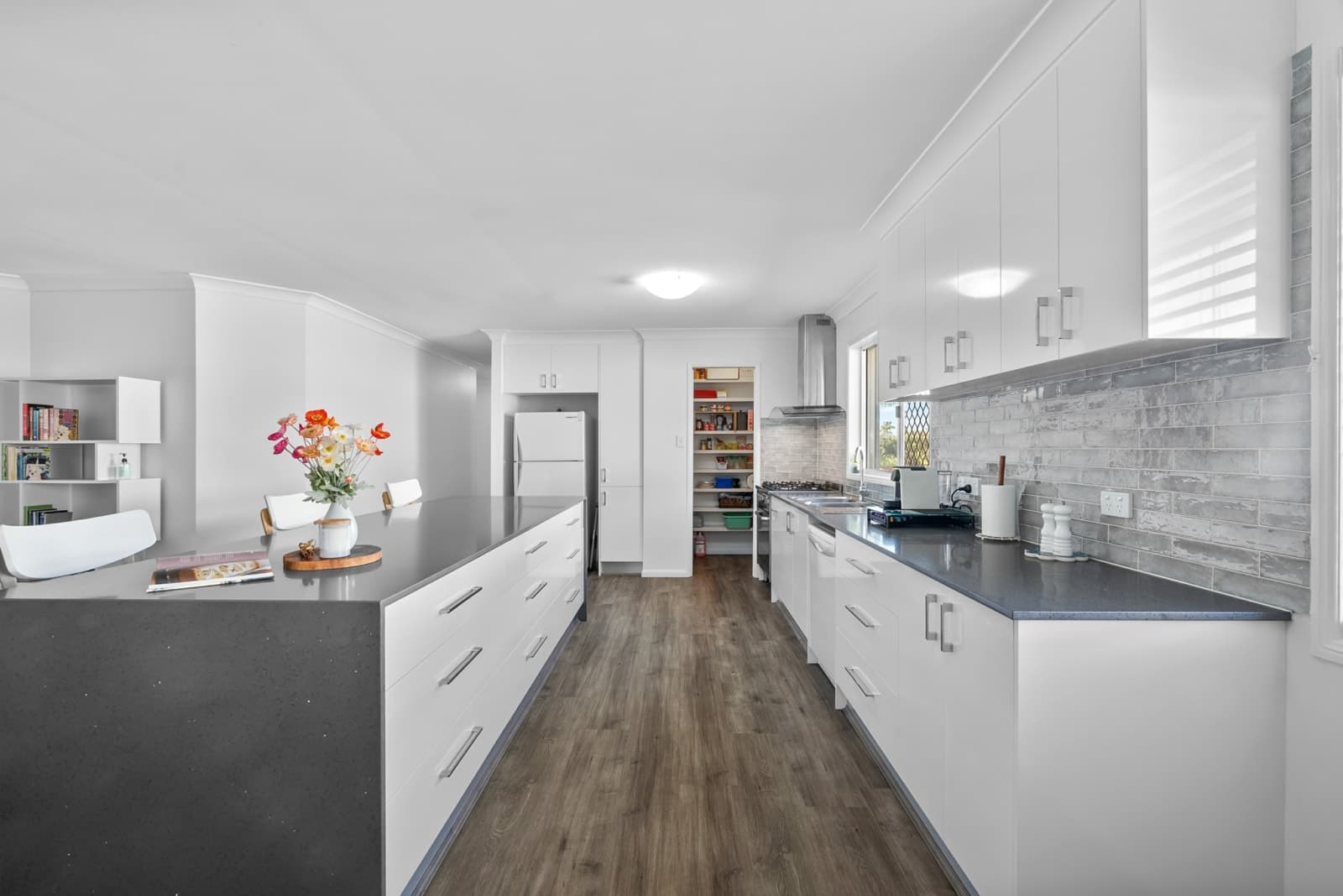 11 Howard Court, ARANA HILLS, Arana Hills - Thumbnail 3