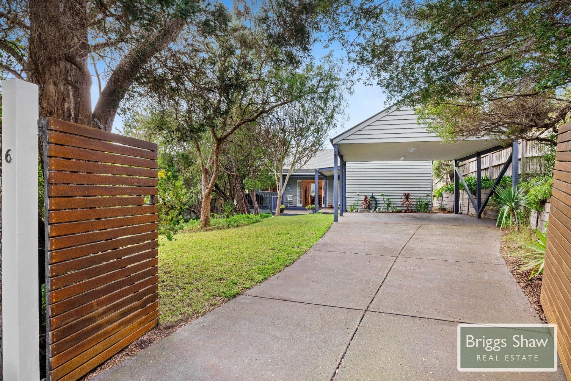 6 Henry Street Blairgowrie VIC
 
 
 $1,380,000, 000 - Thumbnail 4