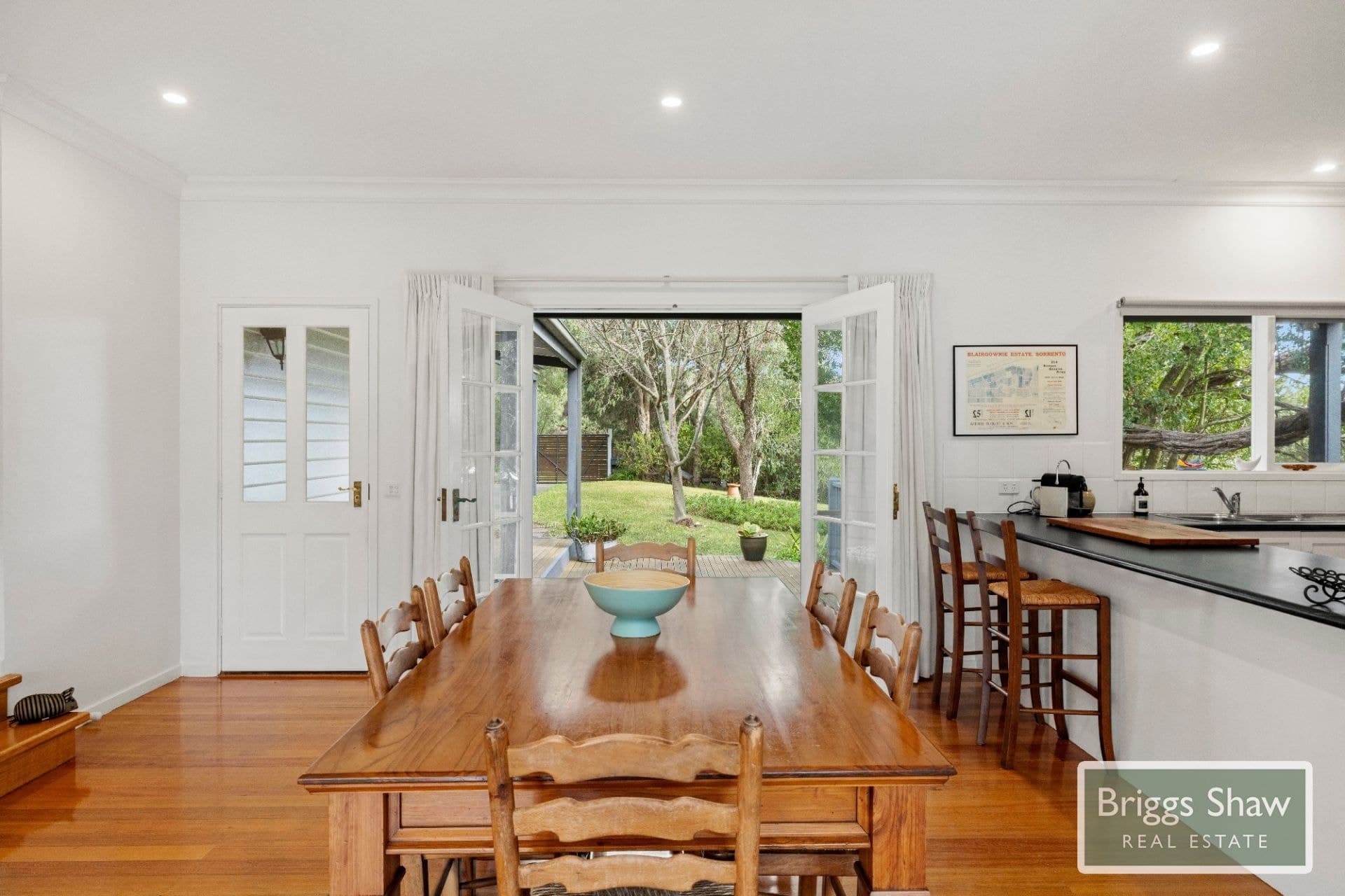 6 Henry Street Blairgowrie VIC
 
 
 $1,380,000, 000 - Thumbnail 5