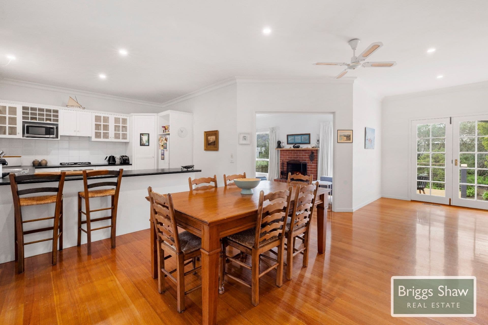 6 Henry Street Blairgowrie VIC
 
 
 $1,380,000, 000 - Thumbnail 6