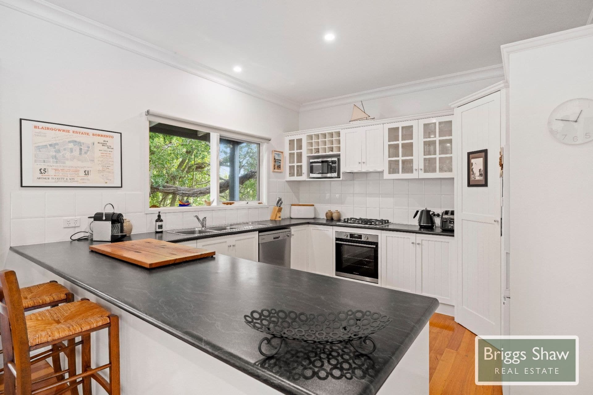 6 Henry Street Blairgowrie VIC
 
 
 $1,380,000, 000 - Thumbnail 8