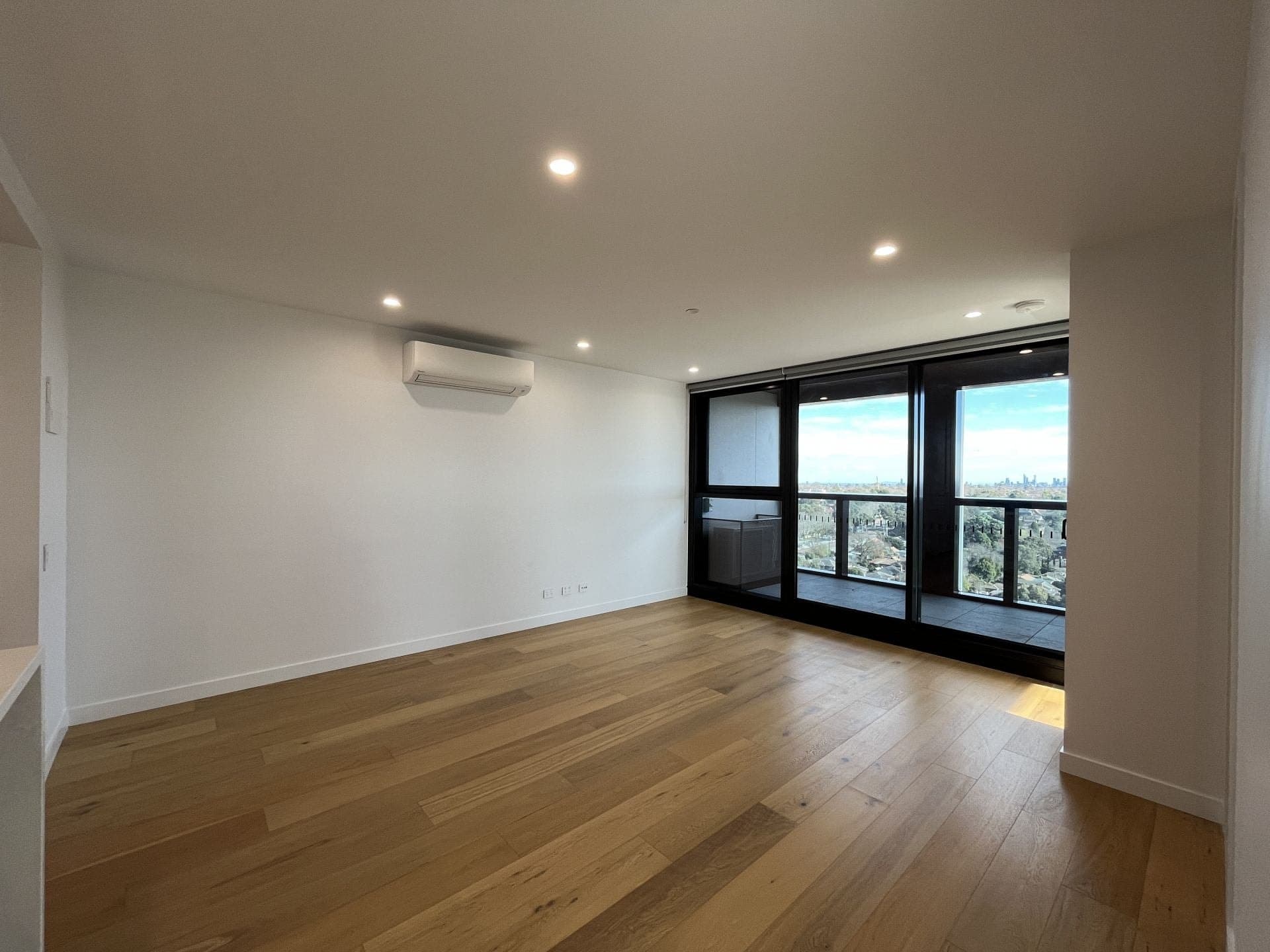 1611/3 Young Street Box Hill VIC, Box Hill - Thumbnail 2