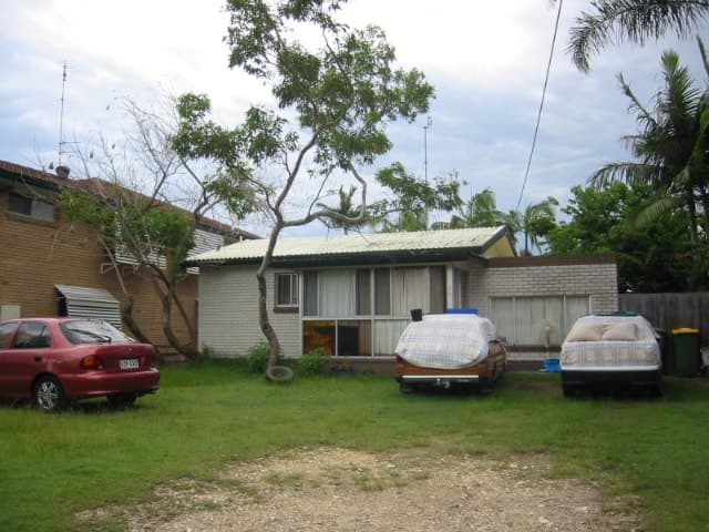 20 Clam Street, RUNAWAY BAY QLD, Runaway Bay - Image 1