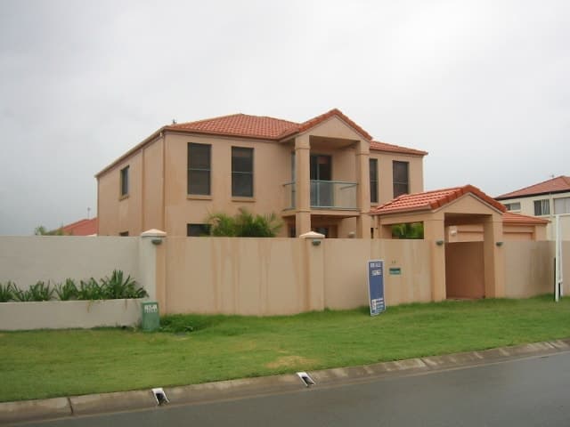 BENOWA QLD, Benowa - Image 1