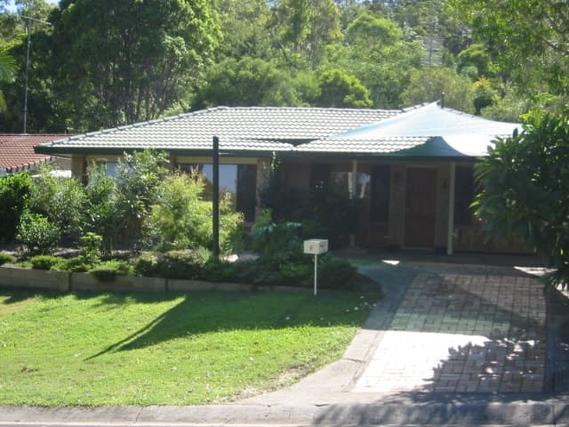3 Bedroom House for Sale in HELENSVALE 6 Jesmond Road, Helensvale - Image 1